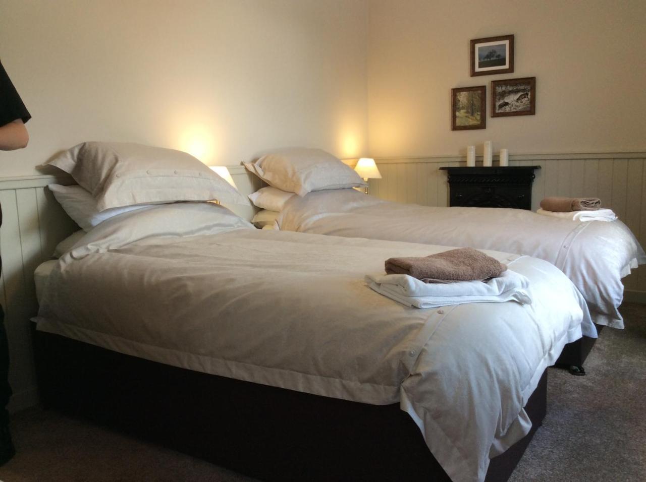 Crown And Anchor Bed and Breakfast Dundrennan Eksteriør billede