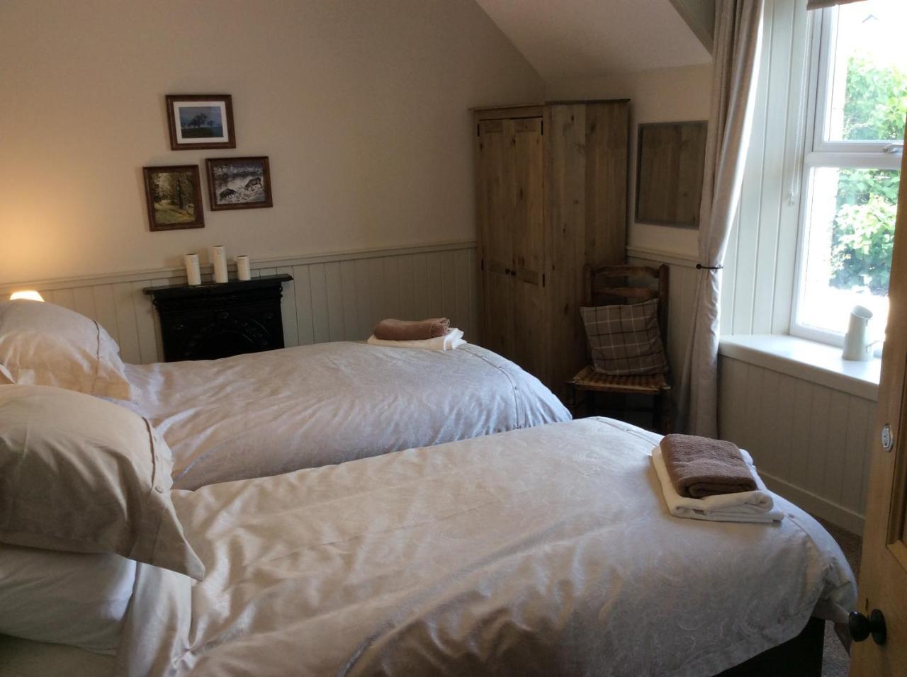 Crown And Anchor Bed and Breakfast Dundrennan Eksteriør billede